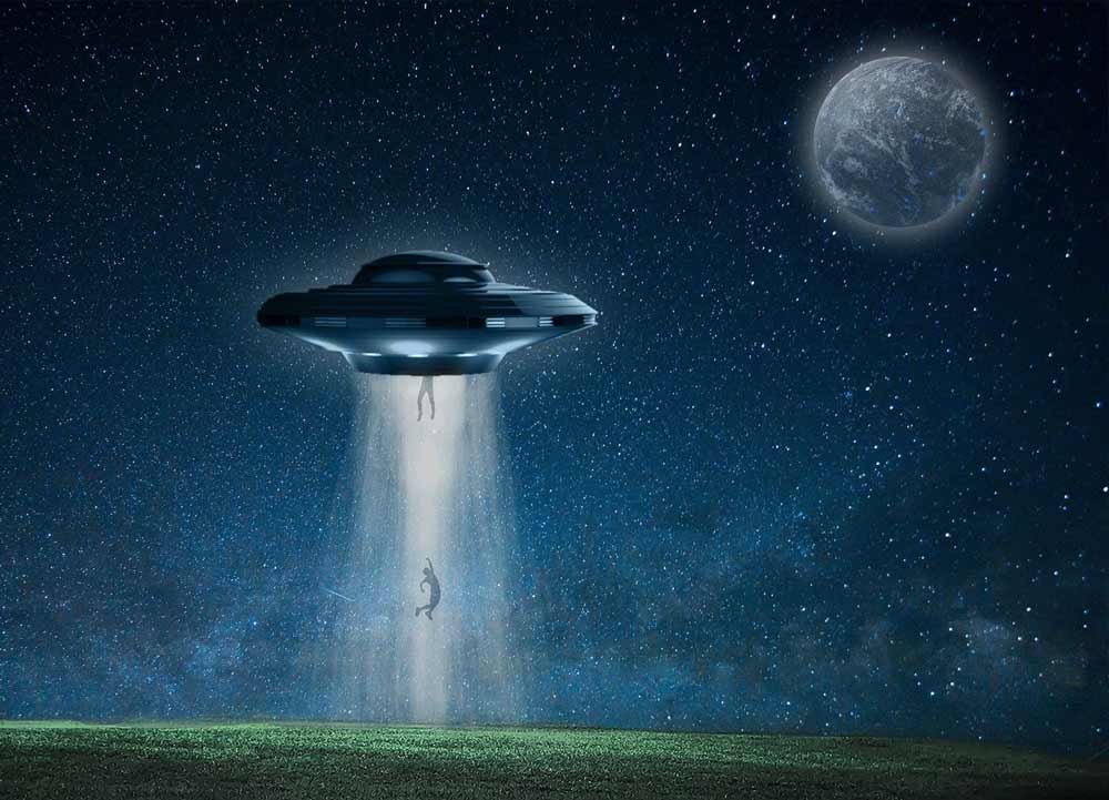 Aliens abducting humans